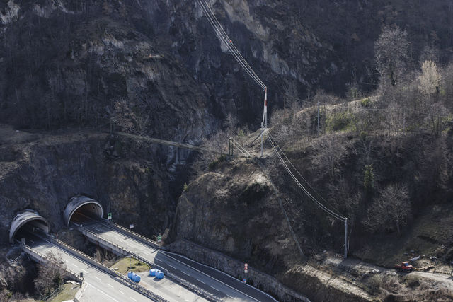 Pylon and cables above the tunnels