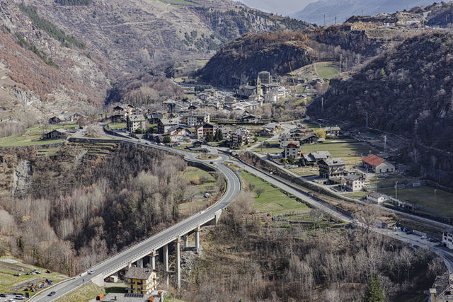 Panoramic view of Arvier and its infrastructures
