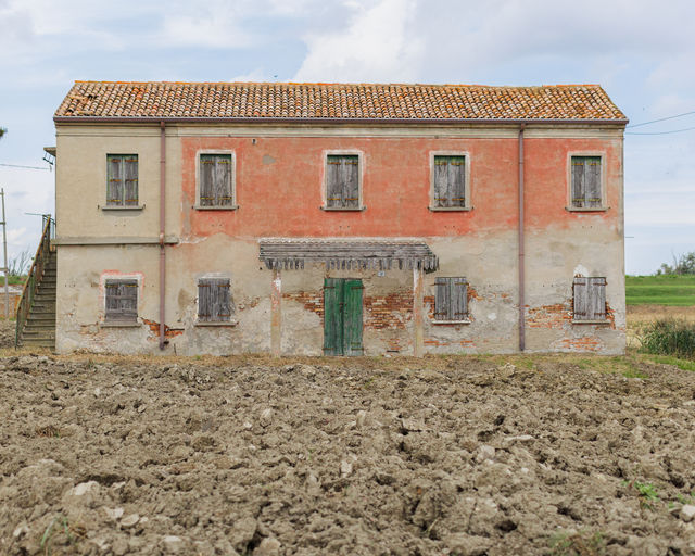Gita sul delta — rural house