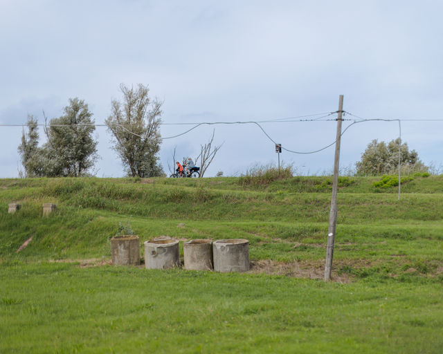 Gita sul delta — infrastructure in the embankment