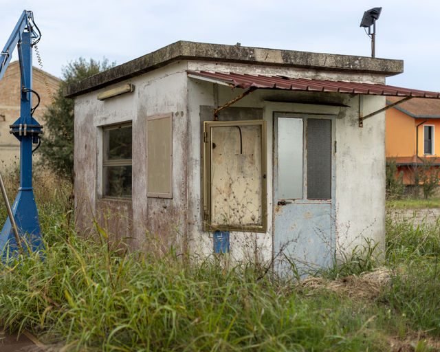 Gita sul delta — small abandoned structure